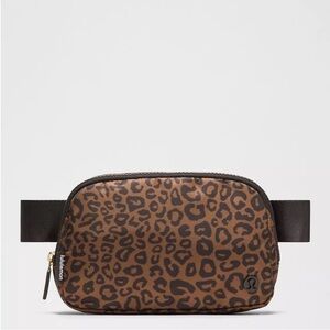 LULULEMON EVERYWHERE BELT BAG LEOPARD❤️❤️SOLD OUT!!
RARE!!